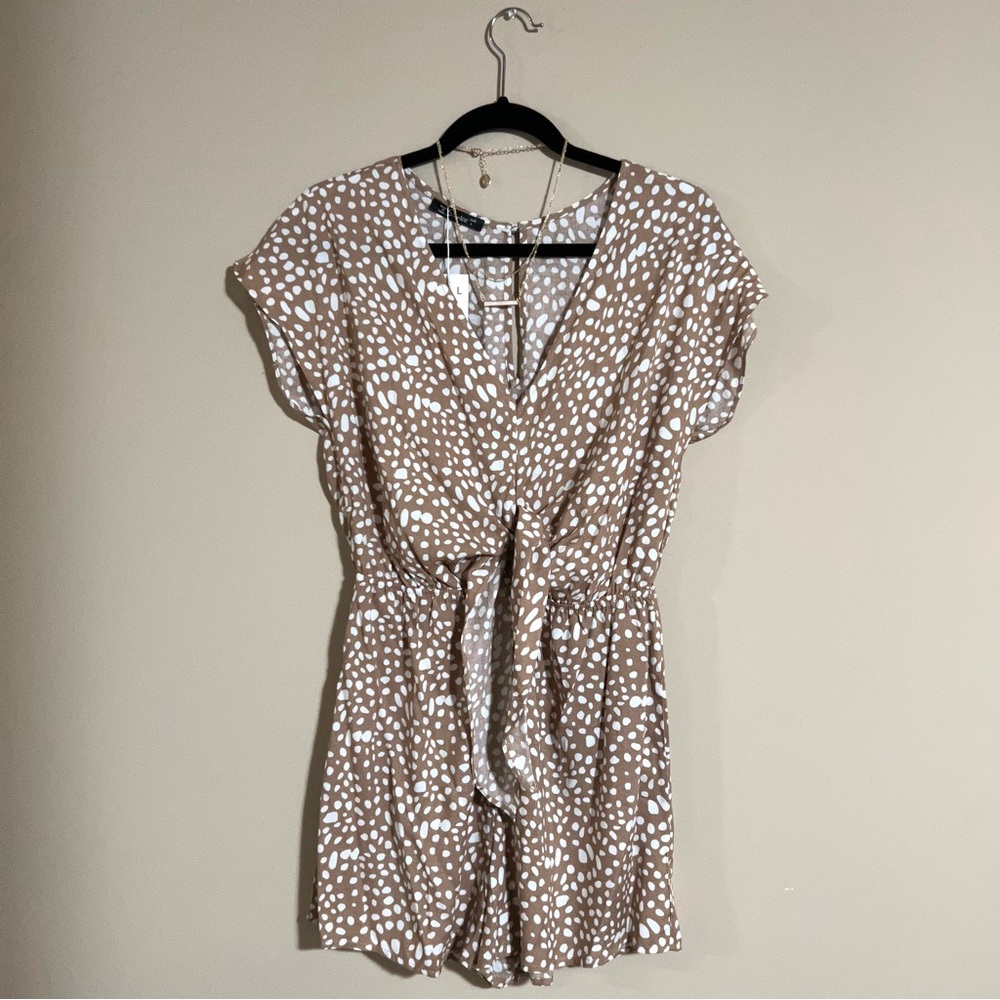 SIMPLEE Dotted Romper with Front Tie in Tan